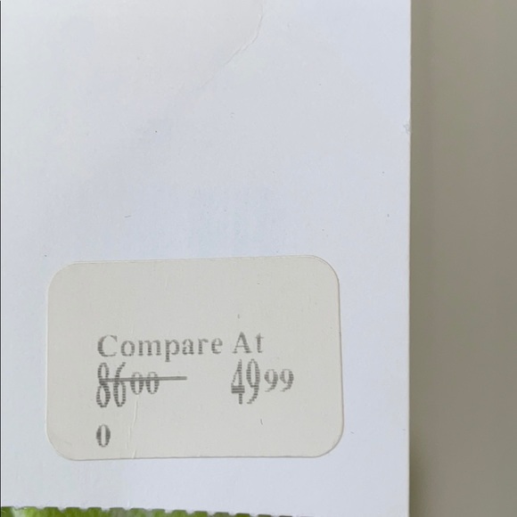 BNWT Sleeveless Shirt with long side - Picture 8 of 10